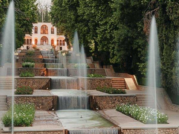 Iran 2 week vacation