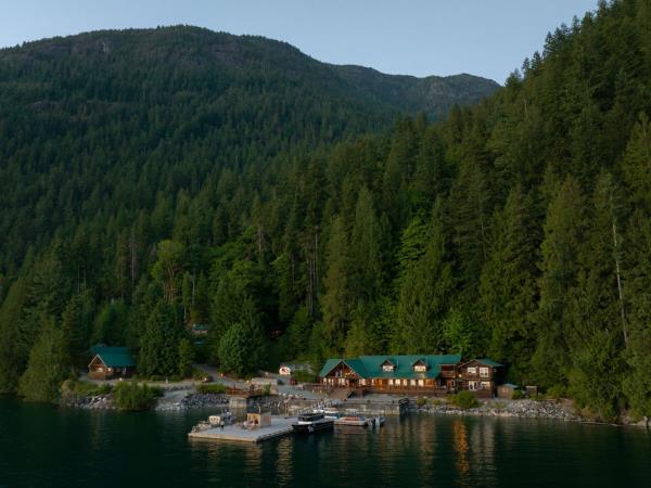 Wilderness wildlife lodge, British Columbia
