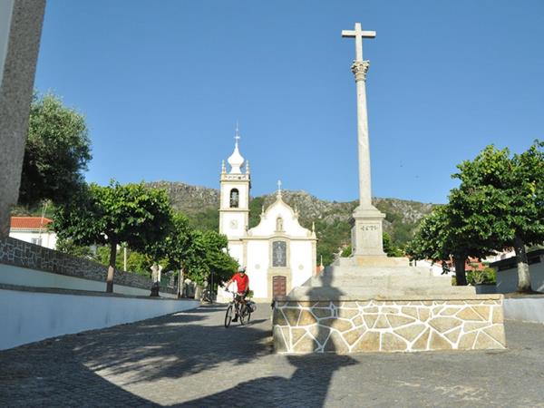 Camino de Santiago cycling vacations from Porto