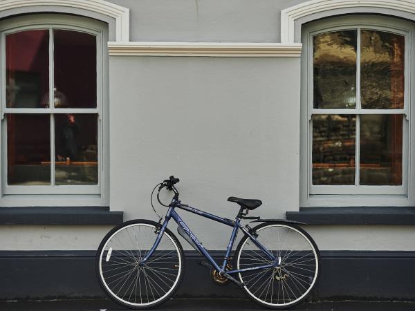 South Wales coastal cycling vacation, self guided