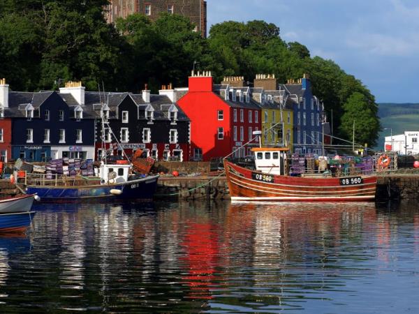 Luxury mini cruise in Scotland