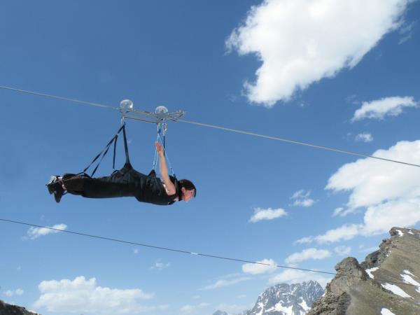 Multi-activity vacation in the French Alps
