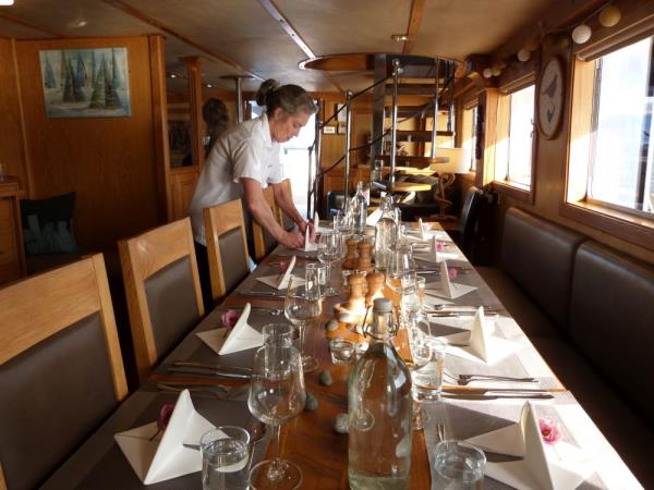 Luxury Caledonian canal cruise