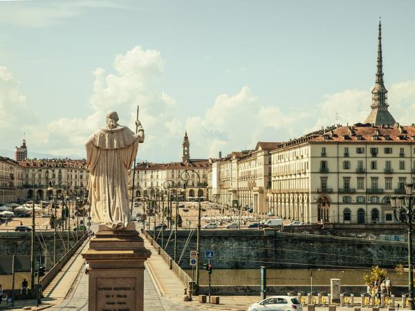 Piedmont vacation in Italy, food, wine & culture