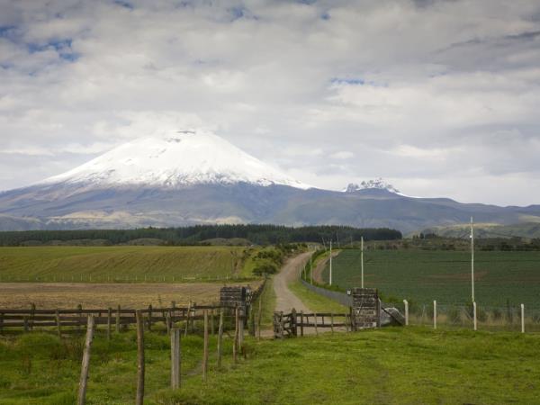 Ecuador small group vacation for 18-35s