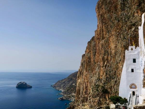 Cyclades Islands vacation, off the beaten track in Greece