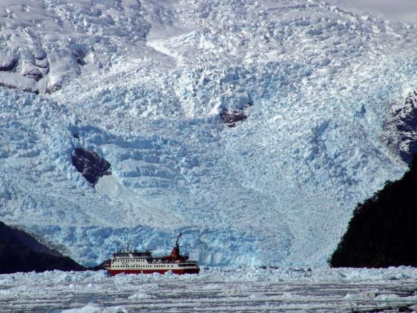 Chilean Fjords small ship cruise, Kaweskar Route