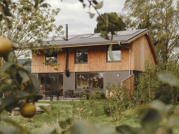 Luxury lodges in England, sleeps 2-5
