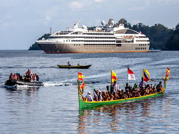 Indonesia cruise, Raja Ampat & Spice Islands