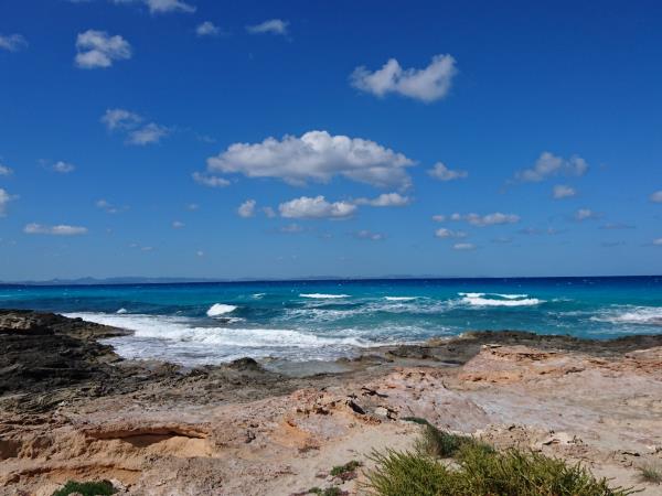 Formentera swimming vacations in Spain for improvers