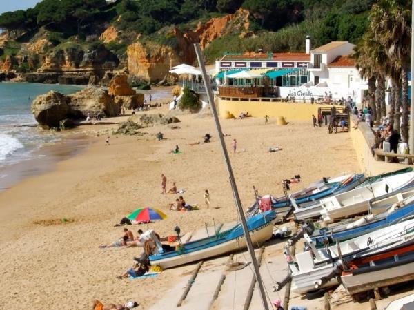 Portugal private retreat for family and friends