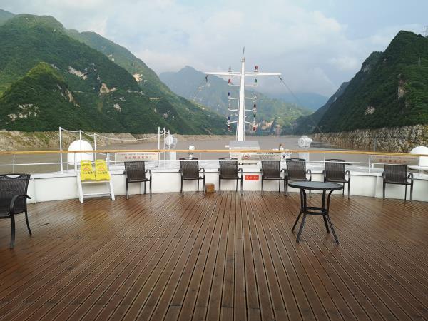 Pandas and Yangtze river family tour, China 