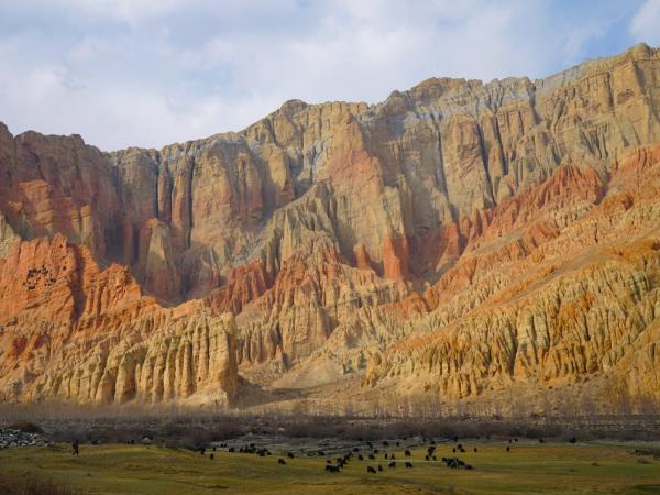 Mustang mountain biking vacation in Nepal