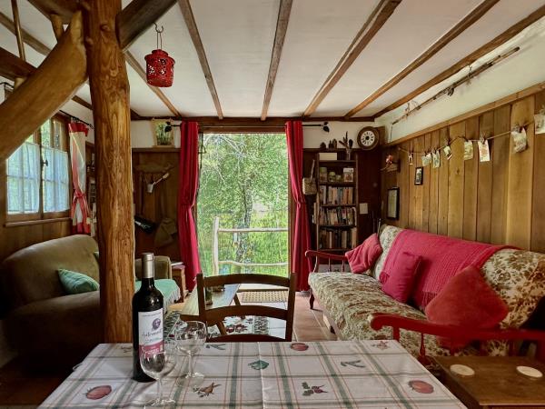 Dordogne self catering cabin sleeping 4