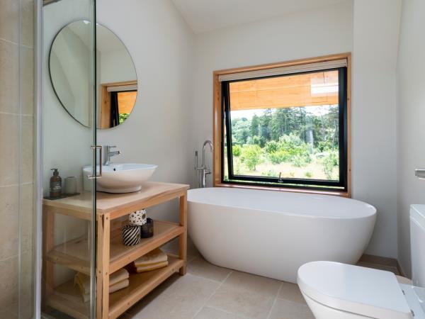 Luxury lodges in England, sleeps 2-5
