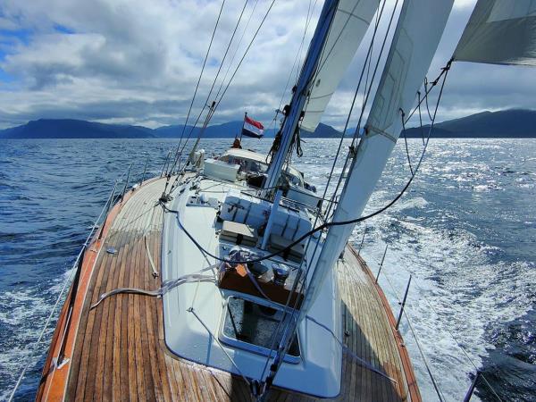 Hjorundfjord sailing holiday in Norway