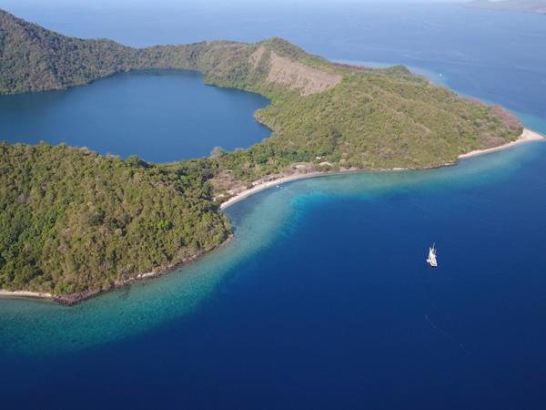 Luxury Japan tour and Indonesia cruise