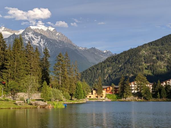 Tour du Mont Blanc hike in huts