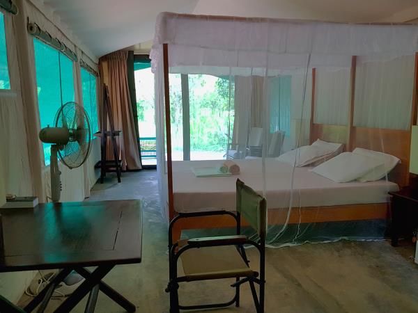 Yala wildlife tour in Sri Lanka