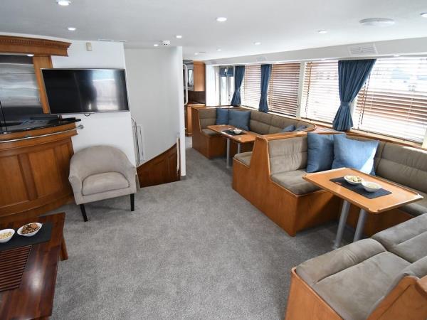New Zealand Fiordland small ship cruise