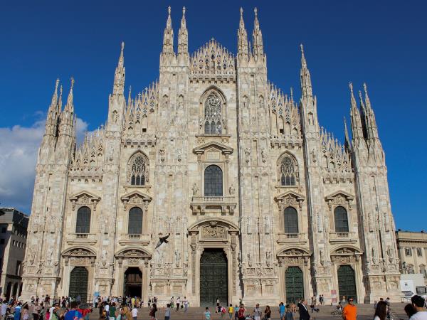Cultural tour of Italy, Verona to Milan