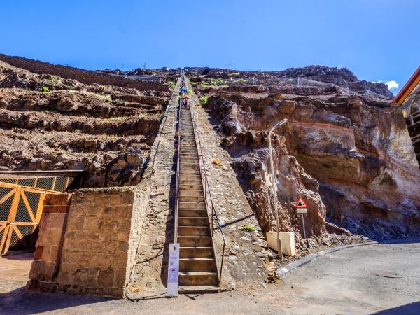 St Helena tour, small group