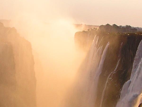 Safari adventure holiday, Zambia, Malawi and Mozambique