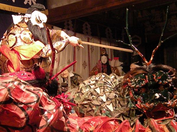 Japan small group tour, in the shadow of mountains 