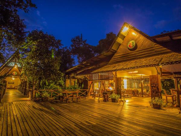 Borneo river and jungle wildlife adventure