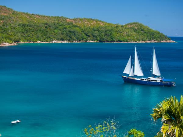 Seychelles premium sailing cruise