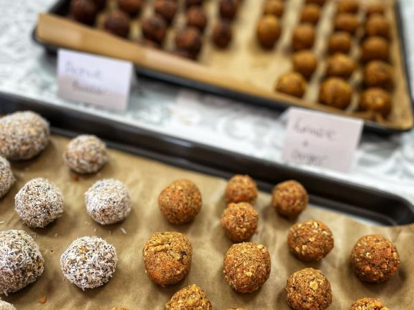 Yoga and plant-based nutrition course in Spain