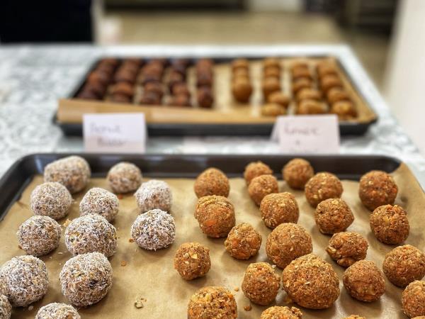 Yoga and plant-based nutrition course in Spain