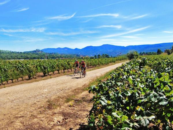 Catalonia cultural bike tour, Spain