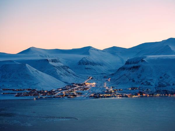 Polar Nights and Northern Lights in Spitsbergen vacation