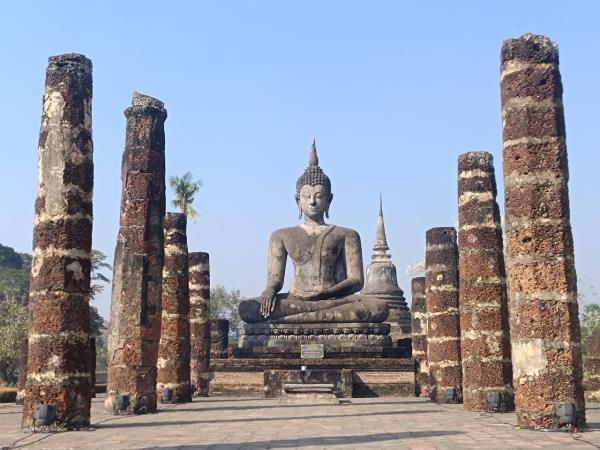 Ethical elephant vacation in Thailand with beach