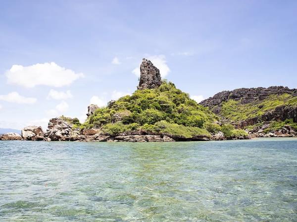 Madagascar small ship cruise, Nosy Be to Durban