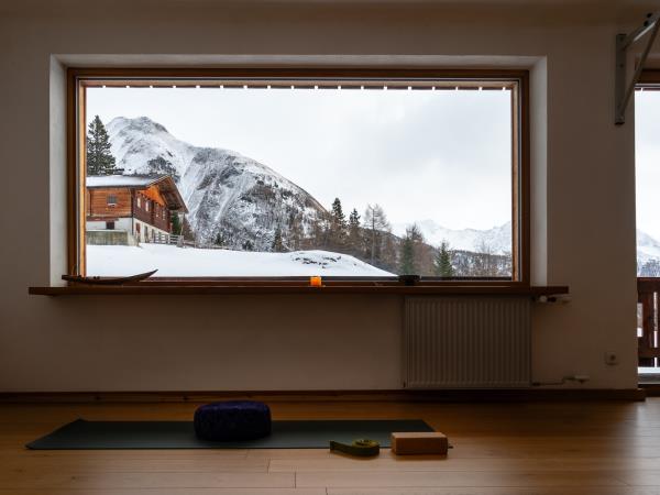 Austria skiing and winter activity vacation