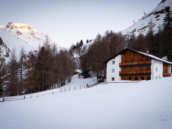 Austria skiing and winter activity vacation