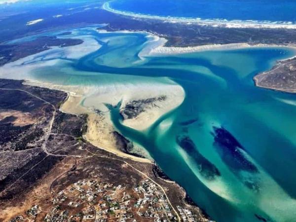 Kitesurfing and houseboat holiday, South Africa