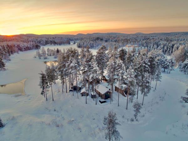 Luxury honeymoon in Swedish Lapland