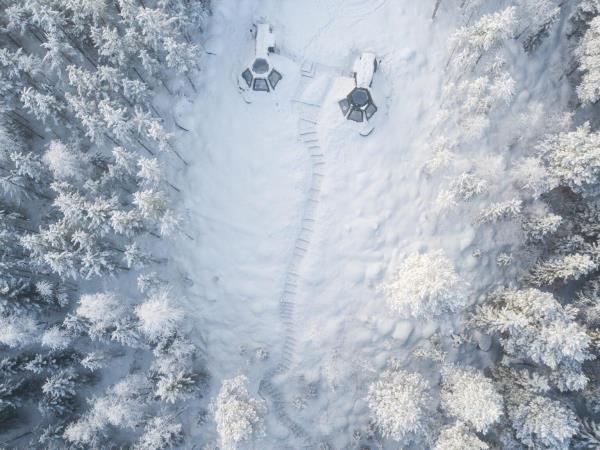 Luxury honeymoon in Swedish Lapland