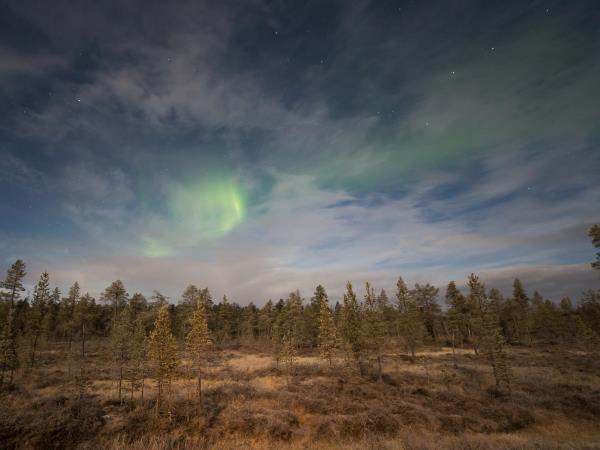Wilderness auroras vacation during the Finnish Autumn