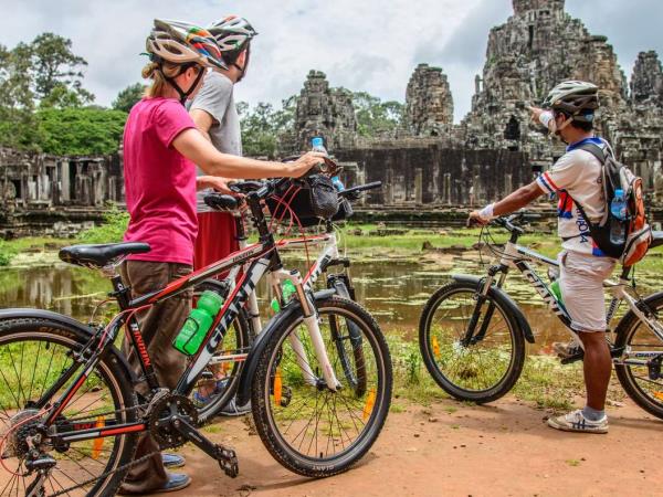 Siem Reap cycling tour in Cambodia