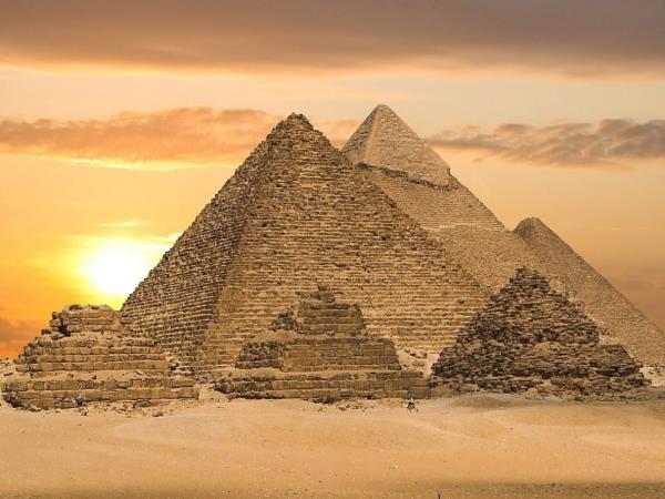 Egypt off the beaten track tour with cruise