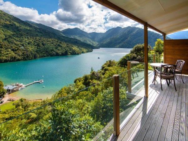 Queen Charlotte Track walking vacation