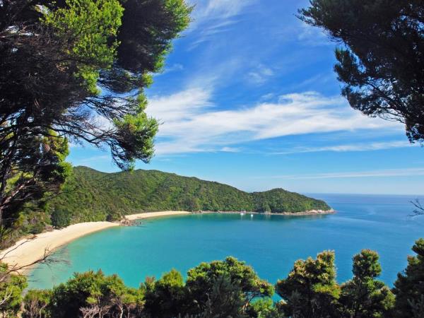 Abel Tasman walking vacation in New Zealand