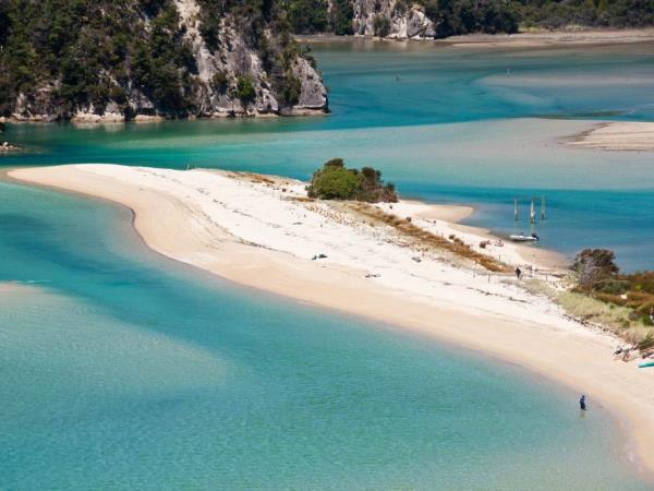 Abel Tasman walking vacation in New Zealand