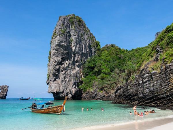 Cambodia & Vietnam vacation for blind travellers