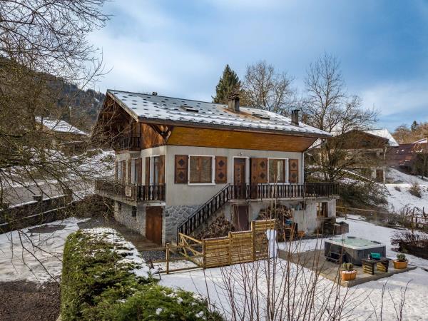 Family multi activity vacation in the French Alps