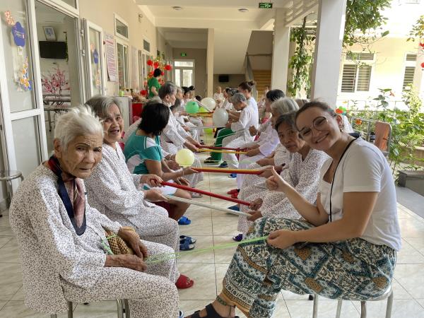 Family volunteering vacation in Vietnam